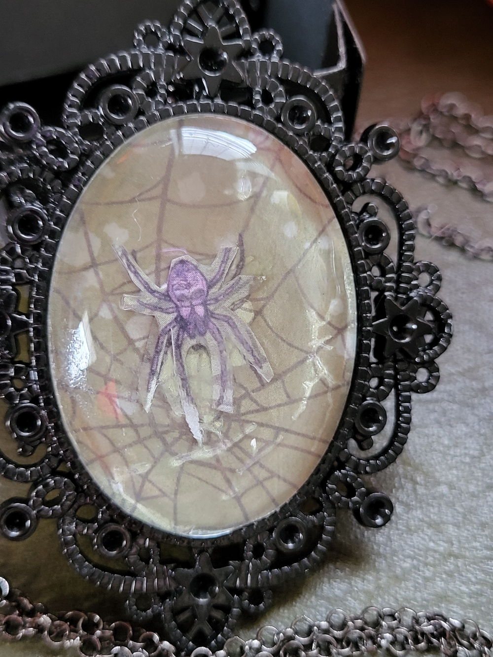 Handcrafted Spider Cameo Pendant Necklace